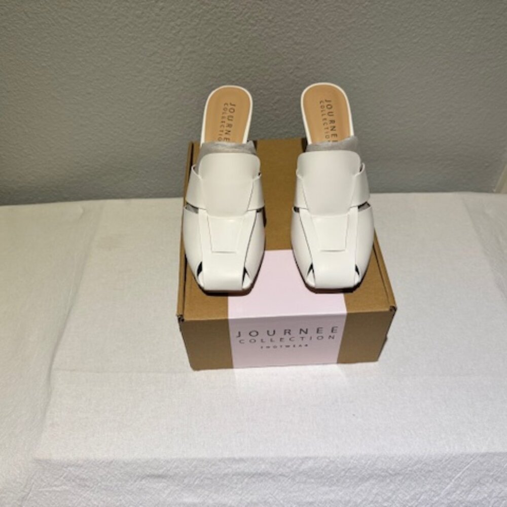 NEW Journee Collection Tristin Mules – White, Size 9, Square Toe, Box Included